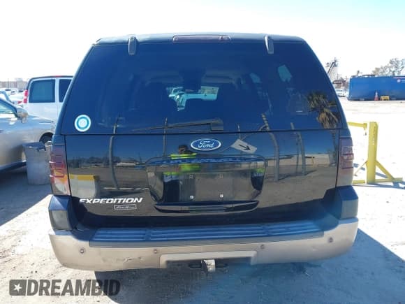 ✅ 2003 Ford Expedition Eddie Bauer • VIN: 1FMFU17L93LC56186 • Lot: 41809526. Listed on IAAI with 174,525 mi. Free auction sales archive from the USA and detailed vehicle history report at DreamBid. Image 16.