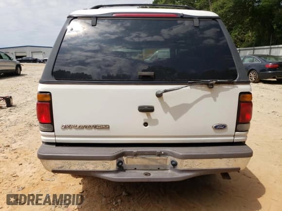 ✅ 1997 Ford Explorer XL • VIN: 1FMDU32E8VUC60285 • Lot: 66154644. Listed on Copart with 219,066 mi. Free auction sales archive from the USA and detailed vehicle history report at DreamBid. Image 6.