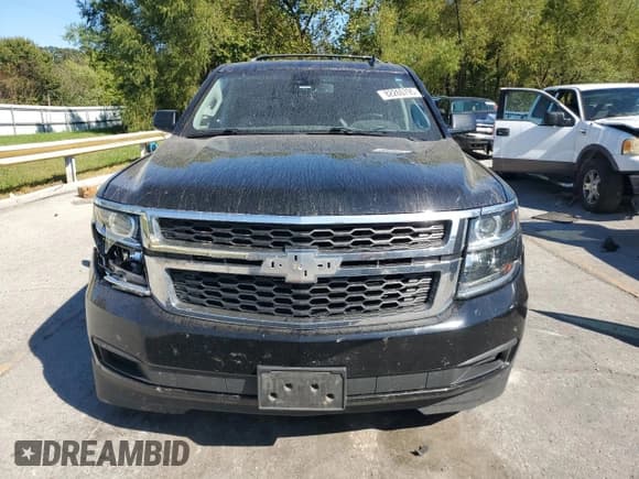 ✅ 2019 Chevrolet Suburban LT • VIN: 1GNSKHKC6KR362655 • Lot: 82260795. Wystawiony na Copart z przebiegiem 161 103 mil. Bezpłatny archiwum sprzedaży aukcyjnych z USA i szczegółowy raport historii pojazdu na DreamBid. Zdjęcie 5.