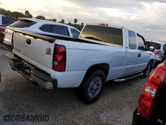 ✅ 2006 Chevrolet Silverado 1500 LT1 • VIN: 2GCEC19V761123065 • Лот: 72908784. Опубликован ранее на Copart с пробегом 162 885 миль. Бесплатный доступ к архиву аукционных продаж из США и подробный отчёт об истории автомобиля на DreamBid. Изображение 3.