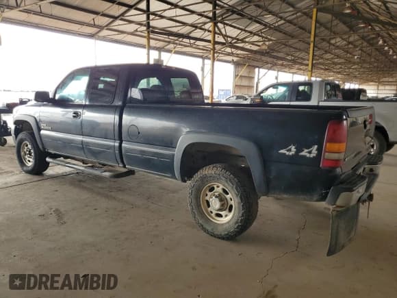✅ 2002 Chevrolet Silverado 2500HD LS • VIN: 1GCHK29182E194321 • Лот: 56039815. Опубликован ранее на Copart с пробегом 321 015 миль. Бесплатный доступ к архиву аукционных продаж из США и подробный отчёт об истории автомобиля на DreamBid. Изображение 2.