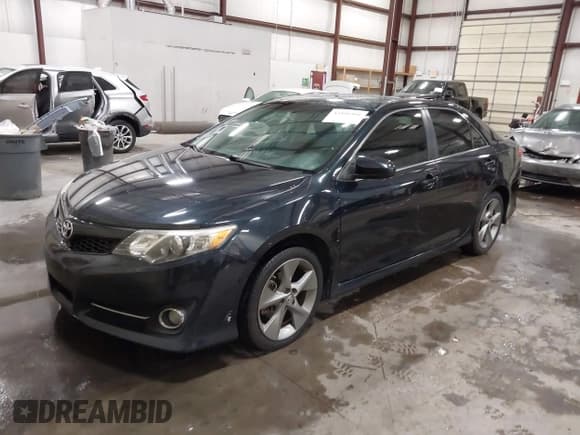 ✅ 2012 Toyota Camry XLE • VIN: 4T1BK1FK0CU017018 • Лот: 43408401. Опубликован ранее на IAAI с пробегом 202 669 миль. Бесплатный доступ к архиву аукционных продаж из США и подробный отчёт об истории автомобиля на DreamBid. Изображение 2.