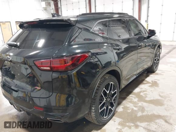 ✅ 2023 Chevrolet Blazer RS • VIN: 3GNKBKRS5PS194182 • Lot: 42531199. Listed on IAAI with 24,254 mi. Free auction sales archive from the USA and detailed vehicle history report at DreamBid. Image 4.