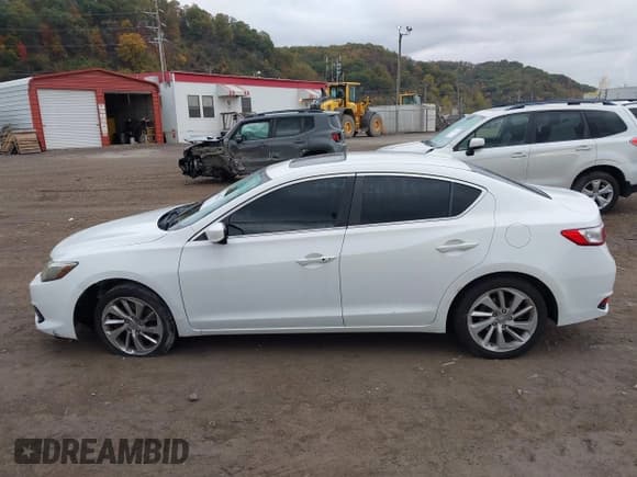 ✅ 2017 Acura ILX • VIN: 19UDE2F32HA011833 • Lot: 43499503. Wystawiony na IAAI z przebiegiem 86 120 mil. Bezpłatny archiwum sprzedaży aukcyjnych z USA i szczegółowy raport historii pojazdu na DreamBid. Zdjęcie 15.