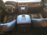 ✅ 2011 Chevrolet Suburban LT • VIN: 1GNSKJE34BR212434 • Lot: 72231994. Wystawiony na Copart z przebiegiem 209 897 mil. Bezpłatny archiwum sprzedaży aukcyjnych z USA i szczegółowy raport historii pojazdu na DreamBid. Zdjęcie 8.