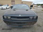 ✅ 2009 Dodge Challenger SE • VIN: 2B3LJ44V79H522139 • Lot: 71251454. Wystawiony na Copart z przebiegiem Nie podano. Bezpłatny archiwum sprzedaży aukcyjnych z USA i szczegółowy raport historii pojazdu na DreamBid. Zdjęcie 5.