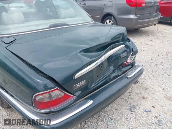 ✅ 1998 Jaguar XJ • VIN: SAJHX1245WC838179 • Лот: 42625689. Опубликован ранее на IAAI с пробегом 122 889 миль. Бесплатный доступ к архиву аукционных продаж из США и подробный отчёт об истории автомобиля на DreamBid. Изображение 12.