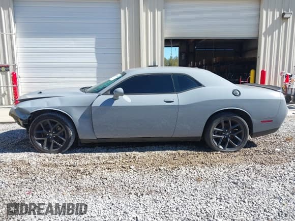 ✅ 2022 Dodge Challenger SXT • VIN: 2C3CDZAG1NH131995 • Lot: 43494814. Listed on IAAI with 78,321 mi. Free auction sales archive from the USA and detailed vehicle history report at DreamBid. Image 14.