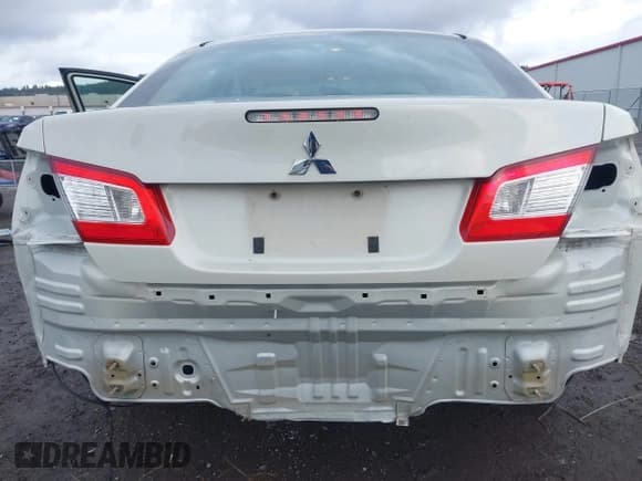 ✅ 2009 Mitsubishi Galant ES • VIN: 4A3AB36F39E025578 • Lot: 43704507. Listed on IAAI with 152,281 mi. Free auction sales archive from the USA and detailed vehicle history report at DreamBid. Image 6.