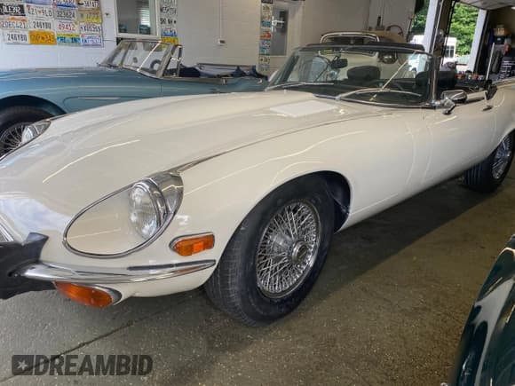 ✅ 1973 Jaguar E-Type • VIN: 1S21XXX • Lot: 63034995. Wystawiony na Copart z przebiegiem 33 118 mil. Bezpłatny archiwum sprzedaży aukcyjnych z USA i szczegółowy raport historii pojazdu na DreamBid. Zdjęcie 2.