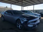✅ 2015 Dodge Challenger SXT Plus • VIN: 2C3CDZBGXFH700231 • Lot: 43407846. Wystawiony na IAAI z przebiegiem 129 305 mil. Bezpłatny archiwum sprzedaży aukcyjnych z USA i szczegółowy raport historii pojazdu na DreamBid. Zdjęcie 1.
