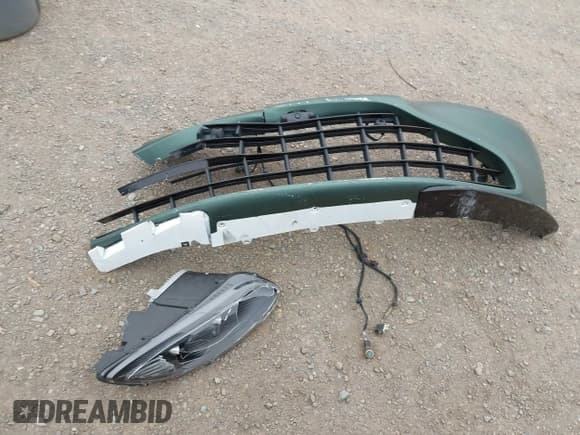 ✅ 2021 Aston Martin Vantage • VIN: SCFSMGBW7MGP05268 • Lot: 43320161. Wystawiony na IAAI z przebiegiem 18 865 mil. Bezpłatny archiwum sprzedaży aukcyjnych z USA i szczegółowy raport historii pojazdu na DreamBid. Zdjęcie 12.