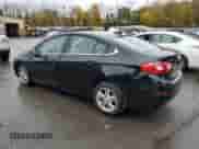 2017 Chevrolet Cruze LT z VIN 1G1BE5SM7H7108263, wystawiony jako Copart lot #90422715 z przebiegiem 108 223 mil mil oraz Czysty tytuł • Clean title. Historia ofert i sprzedaży dostępna na DreamBid. Obrazek 2.