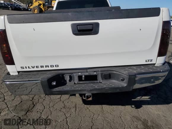 2007 Chevrolet Silverado 1500 Work Truck z VIN 1GCEC14C87E529314, wystawiony jako Copart lot #82544175 z przebiegiem 203 893 mil mil oraz Szkoda całkowita • Salvage title. Historia ofert i sprzedaży dostępna na DreamBid. Obrazek 10.