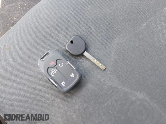 ✅ 2019 Chevrolet Silverado 1500 LT • VIN: 1GCUYDED5KZ358366 • Lot: 42456485. Wystawiony na IAAI z przebiegiem 87 178 mil. Bezpłatny archiwum sprzedaży aukcyjnych z USA i szczegółowy raport historii pojazdu na DreamBid. Zdjęcie 11.