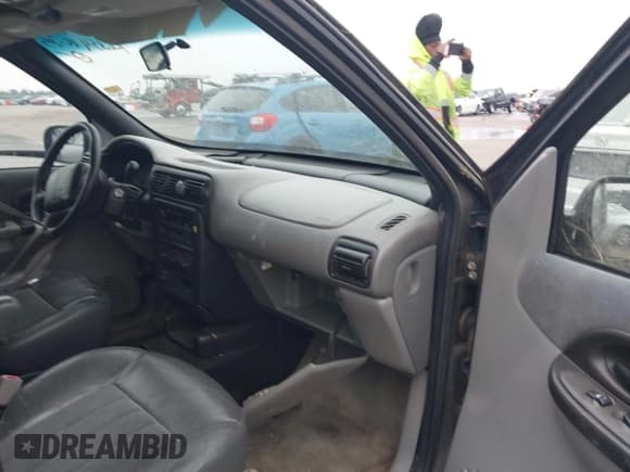 ✅ 2000 Chevrolet Venture Warner Bros 1SE • VIN: 1GNDX13E8YD213333 • Лот: 43731971. Опубликован ранее на IAAI с пробегом Не указан. Бесплатный доступ к архиву аукционных продаж из США и подробный отчёт об истории автомобиля на DreamBid. Изображение 5.