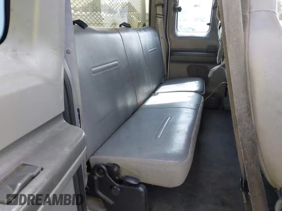 ✅ 2003 Ford F-250 XL • VIN: 3FTNX20LX3MB20798 • Lot: 42304074. Listed on IAAI with 274,238 mi. Free auction sales archive from the USA and detailed vehicle history report at DreamBid. Image 8.