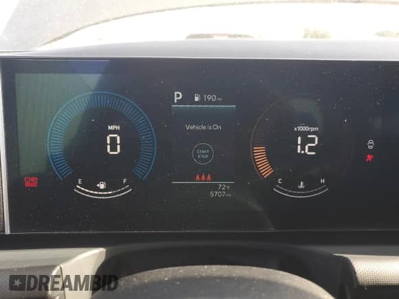 2025 Hyundai Santa Cruz SEL with VIN 5NTJBDDEXSH131424, listed as a Copart auction lot 70857895 with 5,707 mi miles and Salvage title. Bid and sale history available at DreamBid. Image 9.