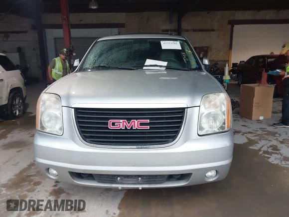 ✅ 2011 GMC Yukon SLT • VIN: 1GKS1CE03BR354114 • Lot: 43753581. Listed on IAAI with 228,656 mi. Free auction sales archive from the USA and detailed vehicle history report at DreamBid. Image 12.