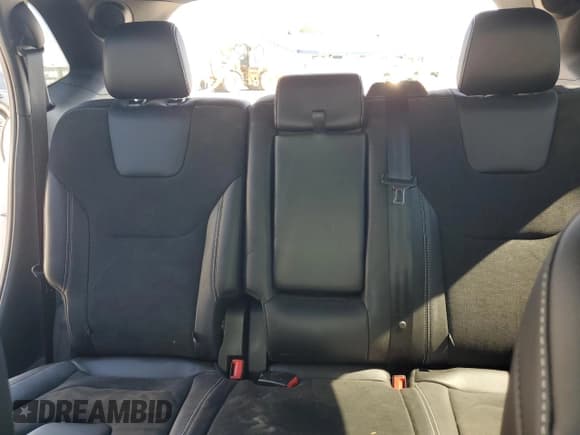 ✅ 2022 Ford Edge ST • VIN: 2FMPK4AP5NBA08883 • Lot: 68768025. Wystawiony na Copart z przebiegiem 27 698 mil. Bezpłatny archiwum sprzedaży aukcyjnych z USA i szczegółowy raport historii pojazdu na DreamBid. Zdjęcie 10.