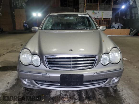 ✅ 2005 Mercedes-Benz C 320 • VIN: WDBRF84J65F557876 • Lot: 76041884. Wystawiony na Copart z przebiegiem 113 664 mil. Bezpłatny archiwum sprzedaży aukcyjnych z USA i szczegółowy raport historii pojazdu na DreamBid. Zdjęcie 5.