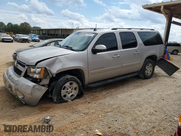 ✅ 2007 Chevrolet Suburban LT • VIN: 1GNFC16037J232196 • Lot: 72887074. Wystawiony na Copart z przebiegiem 262 163 mil. Bezpłatny archiwum sprzedaży aukcyjnych z USA i szczegółowy raport historii pojazdu na DreamBid. Zdjęcie 1.