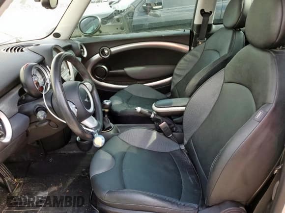 ✅ 2009 MINI Hardtop S • VIN: WMWMF73529TT93993 • Lot: 65656495. Listed on Copart with 206,189 mi. Free auction sales archive from the USA and detailed vehicle history report at DreamBid. Image 7.