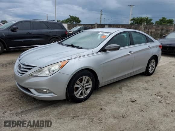 ✅ 2013 Hyundai Sonata GLS • VIN: 5NPEB4ACXDH732421 • Lot: 80307125. Listed on Copart with 181,572 mi. Free auction sales archive from the USA and detailed vehicle history report at DreamBid. Image 1.