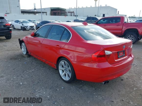 ✅ 2006 BMW 3 Series 330i • VIN: WBAVB33506KS36618 • Lot: 42527037. Listed on IAAI with 148,128 mi. Free auction sales archive from the USA and detailed vehicle history report at DreamBid. Image 3.