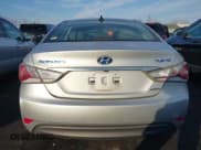 ✅ 2013 Hyundai Sonata • VIN: KMHEC4A46DA051021 • Лот: 43595389. Опубликован ранее на IAAI с пробегом 142 239 миль. Бесплатный доступ к архиву аукционных продаж из США и подробный отчёт об истории автомобиля на DreamBid. Изображение 16.