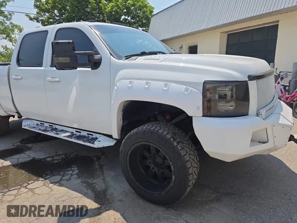 ✅ 2011 Chevrolet Silverado 2500HD LT • VIN: 1GC1KXCG6BF222090 • Лот: 42415109. Опубликован ранее на IAAI с пробегом 170 910 миль. Бесплатный доступ к архиву аукционных продаж из США и подробный отчёт об истории автомобиля на DreamBid. Изображение 1.