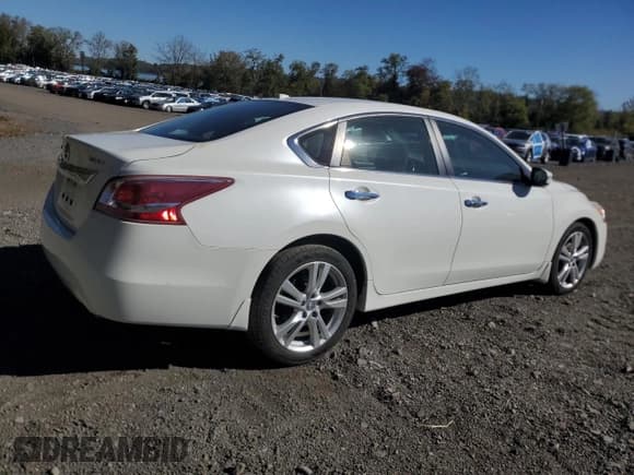 ✅ 2013 Nissan Altima S • VIN: 1N4BL3AP8DC121009 • Lot: 86125085. Listed on Copart with 220,566 mi. Free auction sales archive from the USA and detailed vehicle history report at DreamBid. Image 3.