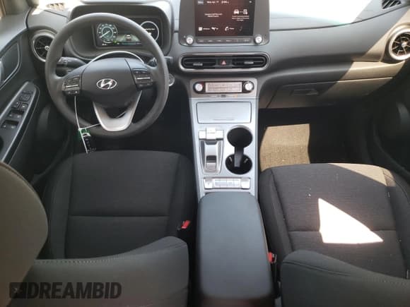 ✅ 2023 Hyundai Kona SE • VIN: KM8K23AG4PU174586 • Лот: 49866654. Опубликован ранее на Copart с пробегом 6 813 миль. Бесплатный доступ к архиву аукционных продаж из США и подробный отчёт об истории автомобиля на DreamBid. Изображение 8.