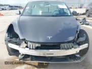 ✅ 2023 Tesla Model 3 • VIN: 5YJ3E1EA7PF567906 • Lot: 42280993. Wystawiony na IAAI z przebiegiem 41 452 mil. Bezpłatny archiwum sprzedaży aukcyjnych z USA i szczegółowy raport historii pojazdu na DreamBid. Zdjęcie 6.