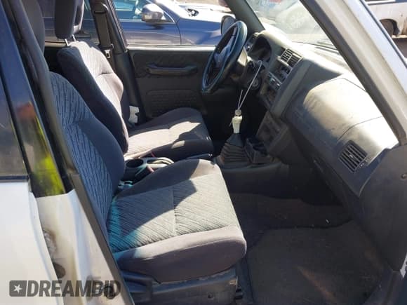 ✅ 1998 Toyota RAV4 • VIN: JT3HP10V8W0193835 • Lot: 42937908. Listed on IAAI with 326,461 mi. Free auction sales archive from the USA and detailed vehicle history report at DreamBid. Image 5.