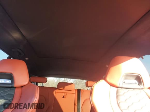 ✅ 2021 BMW X5 M • VIN: 5YMJU0C08M9D82830 • Lot: 86251964. Wystawiony na Copart z przebiegiem 47 662 mil. Bezpłatny archiwum sprzedaży aukcyjnych z USA i szczegółowy raport historii pojazdu na DreamBid. Zdjęcie 10.