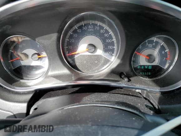 ✅ 2011 Chrysler 200 Touring • VIN: 1C3BC1FGXBN555770 • Lot: 92248905. Listed on Copart with 93,328 mi. Free auction sales archive from the USA and detailed vehicle history report at DreamBid. Image 9.