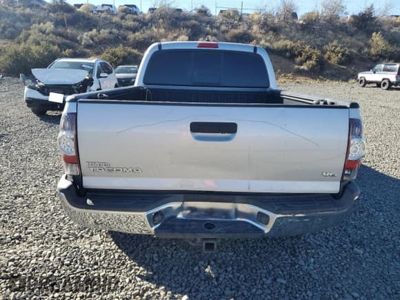 ✅ 2013 Toyota Tacoma • VIN: 3TMMU4FN5DM052730 • Lot: 82622195. Wystawiony na Copart z przebiegiem 154 005 mil. Bezpłatny archiwum sprzedaży aukcyjnych z USA i szczegółowy raport historii pojazdu na DreamBid. Zdjęcie 6.