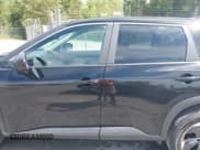 ✅ 2025 Nissan Rogue SV • VIN: 5N1BT3BA6SC784334 • Lot: 43282610. Wystawiony na IAAI z przebiegiem 27 252 mil. Bezpłatny archiwum sprzedaży aukcyjnych z USA i szczegółowy raport historii pojazdu na DreamBid. Zdjęcie 14.