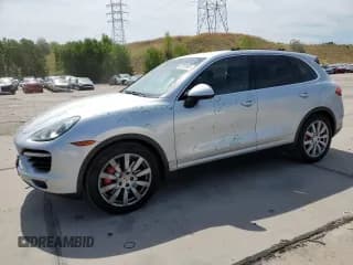 ✅ 2011 Porsche Cayenne Turbo • VIN: WP1AC2A29BLA81278 • Lot: 67618905. Wystawiony na Copart z przebiegiem 166 392 mil. Bezpłatny archiwum sprzedaży aukcyjnych z USA i szczegółowy raport historii pojazdu na DreamBid. Zdjęcie 1.