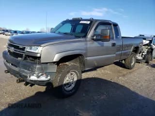 ✅ 2007 Chevrolet Silverado 2500HD Work Truck • VIN: 1GCHK29U47E156067 • Lot: 83767394. Wystawiony na Copart z przebiegiem 213 577 mil. Bezpłatny archiwum sprzedaży aukcyjnych z USA i szczegółowy raport historii pojazdu na DreamBid. Zdjęcie 1.