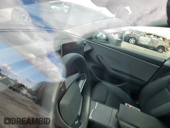 ✅ 2024 Tesla Model 3 • VIN: 5YJ3E1EAXRF724234 • Лот: 86706115. Опубликован ранее на Copart с пробегом Не указан. Бесплатный доступ к архиву аукционных продаж из США и подробный отчёт об истории автомобиля на DreamBid. Изображение 9.