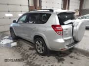 ✅ 2011 Toyota RAV4 Sport • VIN: 2T3RF4DV6BW155279 • Lot: 43925255. Wystawiony na IAAI z przebiegiem 288 640 mil. Bezpłatny archiwum sprzedaży aukcyjnych z USA i szczegółowy raport historii pojazdu na DreamBid. Zdjęcie 3.