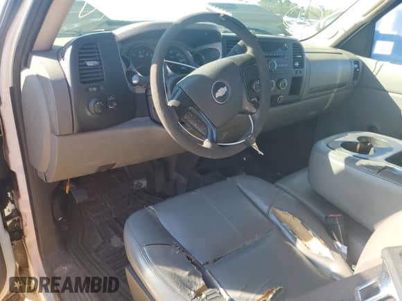 2008 Chevrolet Silverado 2500HD Work Truck with VIN 1GCHK29K08E176087, listed as a Copart auction lot 86707775 with Not provided miles and Salvage title. Bid and sale history available at DreamBid. Image 8.