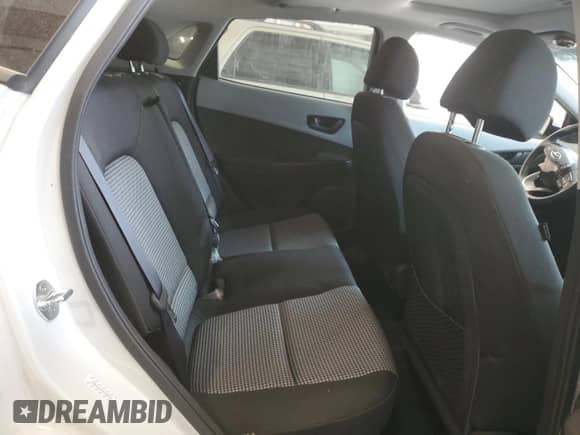 ✅ 2021 Hyundai Kona SEL Plus • VIN: KM8K6CAA3MU606564 • Lot: 54721223. Wystawiony na Copart z przebiegiem 25 163 mil mil. Skorzystaj z bezpłatnego archiwum sprzedaży aukcyjnych z USA i zobacz szczegółowy raport historii pojazdu na DreamBid. Zdjęcie 11.