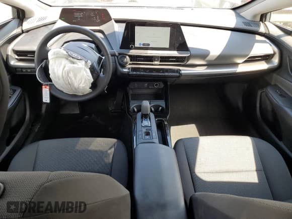 2025 Toyota Prius LE с VIN JTDACAAUXS3057231, выставлен на аукционе Copart как лот 70268475 с пробегом 4 902 миль миль и Списание • Salvage title. История ставок и продаж доступна на DreamBid. Изображение 8.