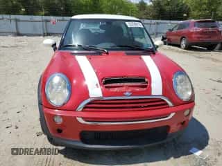 2005 MINI Hardtop S with VIN WMWRE33475TD92831, listed as a Copart auction lot 55299615 with 155,632 mi miles and Salvage title. Bid and sale history available at DreamBid. Image 5.