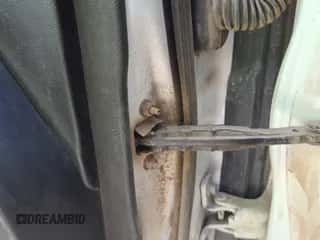 2018 Chevrolet Silverado 2500HD Work Truck z VIN 1GC1KUEG5JF112822, wystawiony jako IAAI lot #43077778 z przebiegiem 186 302 mil mil oraz . Historia ofert i sprzedaży dostępna na DreamBid. Obrazek 1.