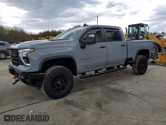 2024 Chevrolet Silverado 2500HD ZR2 с VIN 1GC4YYEY4RF265960, выставлен на аукционе Copart как лот 53057205 с пробегом 7 801 миль миль и Списание • Salvage title. История ставок и продаж доступна на DreamBid. Изображение 1.