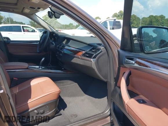 ✅ 2012 BMW X5 35i • VIN: 5UXZV4C51CL762181 • Lot: 43234239. Listed on IAAI with 74,175 mi. Free auction sales archive from the USA and detailed vehicle history report at DreamBid. Image 5.